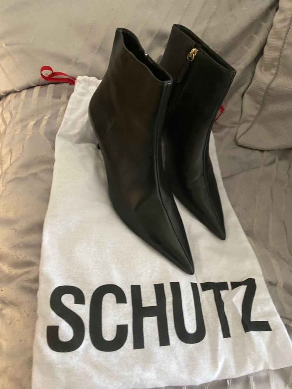 SCHUTZ MIKKI MID BOOTIE w/sac de voyage